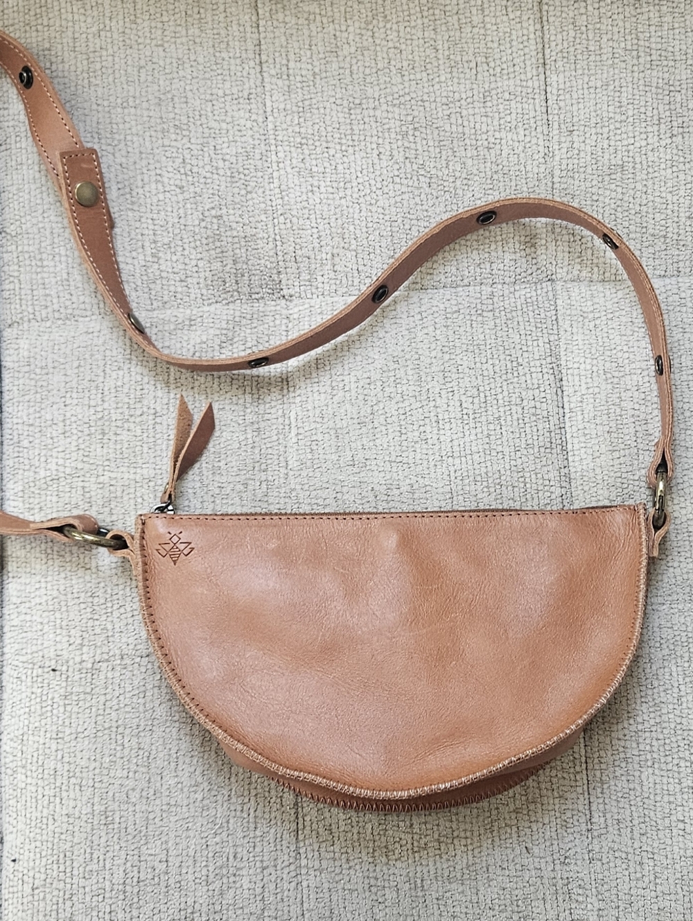 Lyons leather Co. Honey Bee
